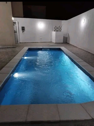 Location villa meublée avec piscine à la nuitée face à la mer Djerba Midoun