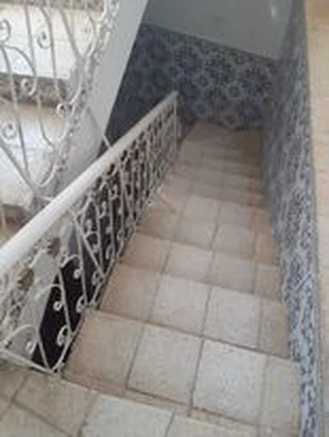  appartement 1ère étage  s+2  à باب الفلة