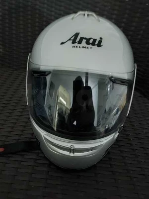 casque moto intégral ARAI 
