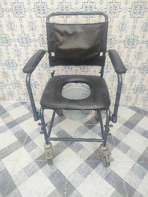 chaise toilette pour handicapé 