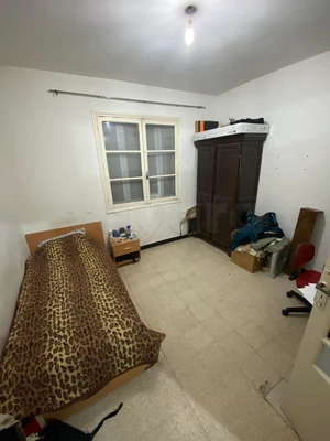 Location d'un appartement Hallet 3 chambres à khaznadar 