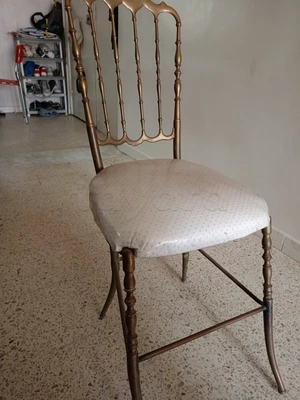 Chaise Antique entièrement en Cuivre