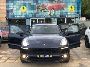 publié par HBIB AUTO - 👉PORSCHE Macan S importer V6🚘❤️👌 - 𝐏𝐎𝐑𝐒𝐂𝐇𝐄 MACAN S   V6   23 cv 💎👌                           Importer de l’Allemagne . Svp pas de dérangement après 19.00 H. PRIX:309 000 DT
État du véhicule presque neuf aucune rayure                                    🚫 S V P Prix légèrement négociable.Curieux s’abstenir.  Echange possible  
☎️-📲 Tel :           98 214 267 /           53 402 770 ⛔📵🕢SVP pas de dérangement après 19.00H                                                             
 ⛔️ Pour les sérieux, Curieux s'abstenir                                              🚘 👑 PORSCHE MACAN S.  Restyle’ V6.  23 cv .phase 2.     ✌🏠⛳Voiture visible dans notre Show-Room HBIB AUTO route de la Marsa en face carrefour pour visite heure travail de 19.00 H jusqu’à 19:00H                                                                                 ☑️➡ Kilométrage 79 000 Km                                                    
☑️➡ Mise en circulation 1/2018☑️➡ ⛽️ Energie Essence   
☑️➡ Couleur extérieure bleu                  
☑️➡ Couleur intérieure tout cuir en noir                                   ☑️➡ Puissance fiscal 23 Cv                       ☑️➡Bi xénon directionnel avec lave phares                                 ☑️➡ Pack night☑️➡ Système d'éclairage intelligent plus        ☑️➡ Lumière de conduite auto                                                   
☑️➡ Jantes alum 21 pouces en noir                                           
☑️➡ Aide au stationnement Av / Ar avec caméra
 ☑️➡ Toit panoramique ouvrant                     
☑️➡ Programme d'aide pilote                                                   
☑️➡ Climatisation auto 4 zones                                                 
☑️➡ Sièges électriques mémorisables avant chauffant 16 position          
☑️➡ Surround haut de gamme de sonorisation (Bose)             
☑️➡ 2 rétro électrique rabattable chauffant                              ☑️➡ 4 échappements en chrome sport                                     
☑️➡ 2 sièges électrique 16 position ☑️➡ Feux de jour en LED ☑️➡ Phare antibrouillard ☑️➡ Système Start & Stop               ☑️➡ Volant multifonction en cuir avec palettes de vitesses       ☑️➡ USB AUX Bluetooth CD MP3                                              
☑️➡ Écran tactile qui affiche toutes les options de la voiture avec navigation                                                                                    
☑️➡ Salon tout en cuir compris tableau et les panneaux des portes 💰 Prix 309 000 DT                                                                  
Possibilité d’échange avec Voiture de luxe : porsche BMW Mercedes classe GLA GLC GOLF LAND ROVER RANGE ROVER velar EVOQUE mini Cooper JAGUAR immobilier terrain villa maisons a tunis - Voitures