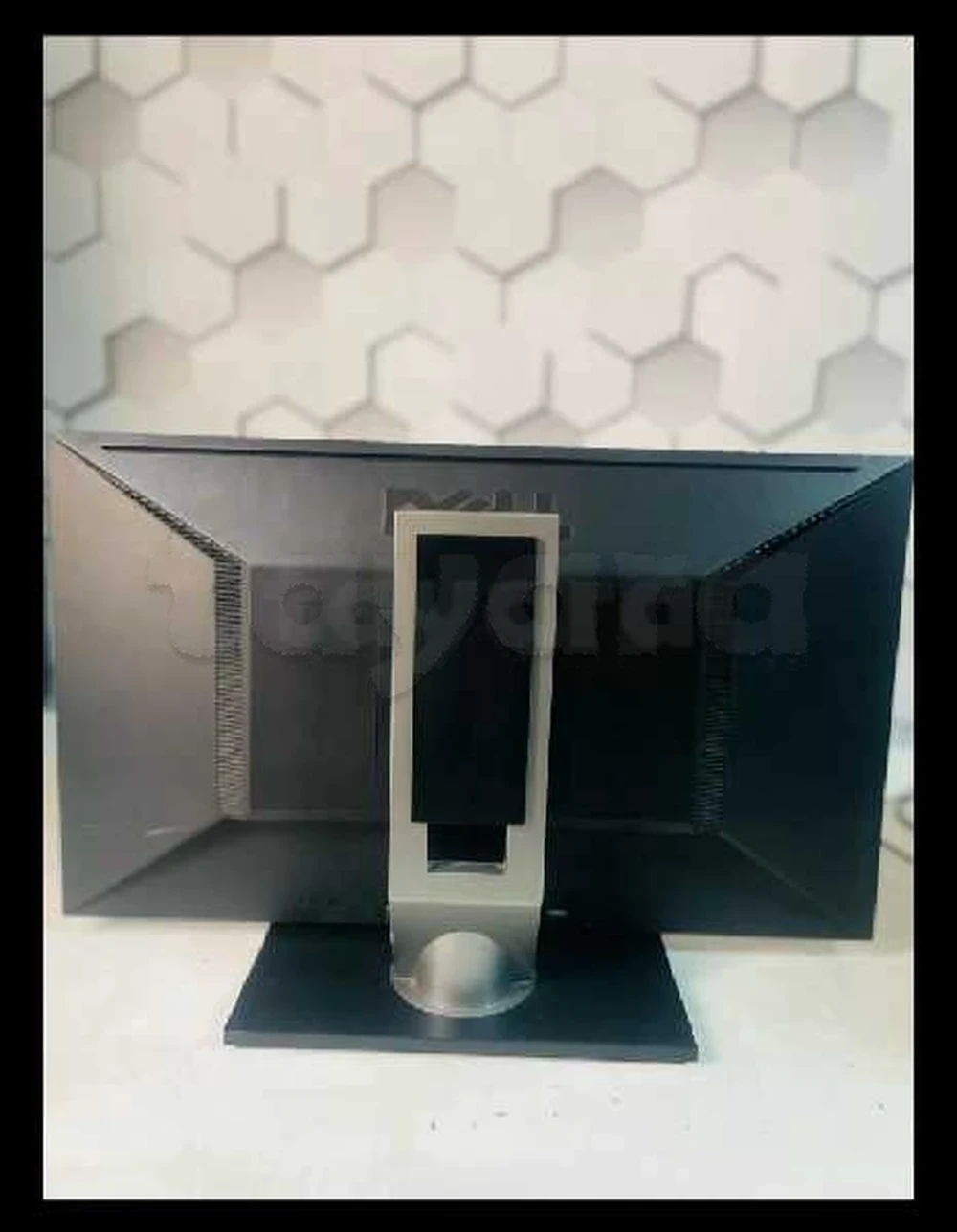tayara - Selected image backdrop