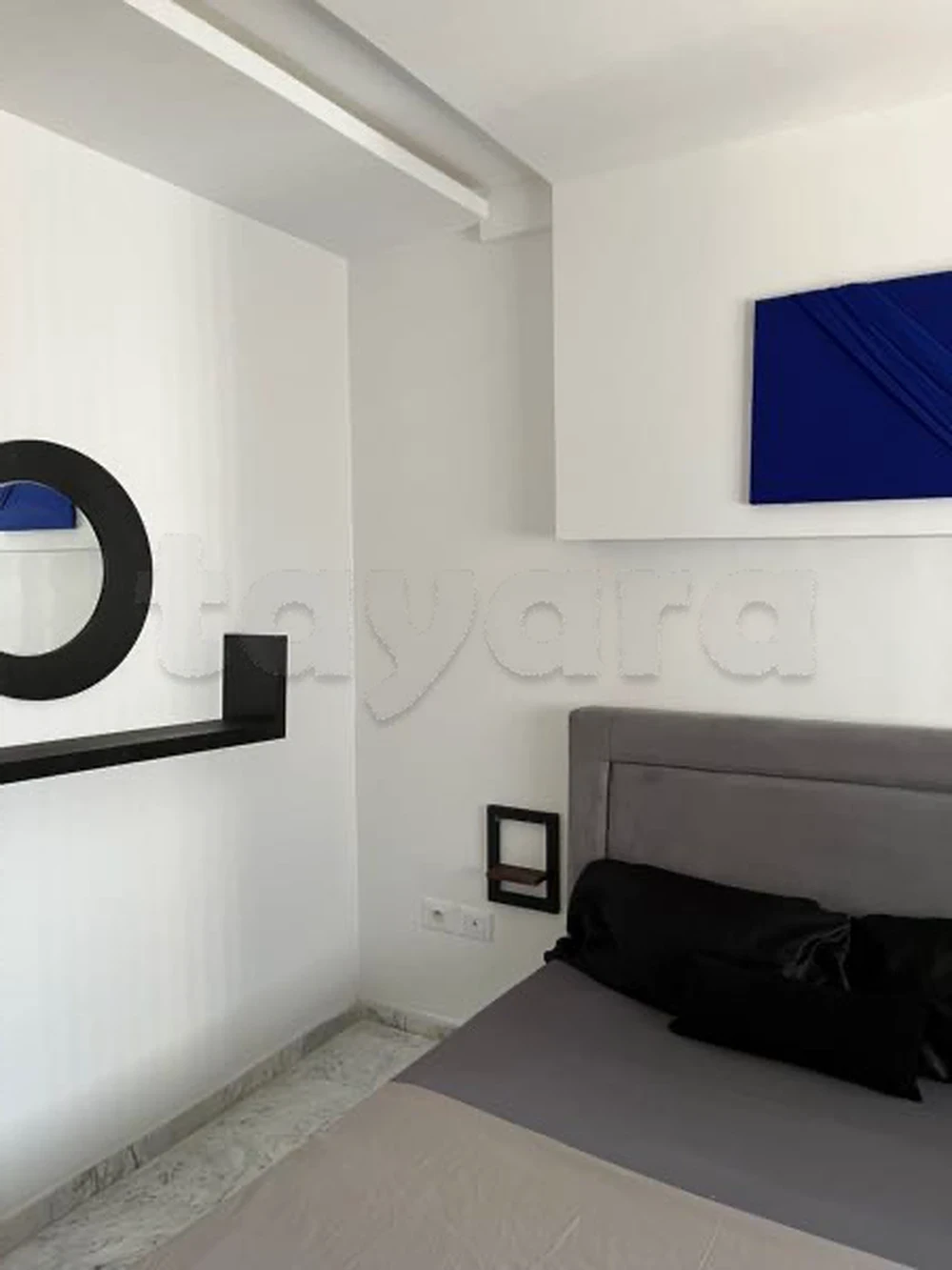 tayara - Selected image backdrop