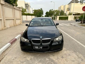 BMW serie 3 E90 essence 