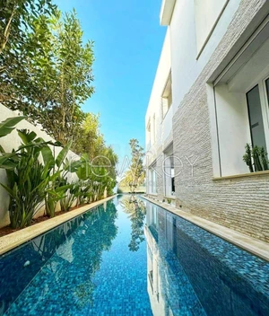 Villa de Charme S+4  avec piscine à louer à La Soukra