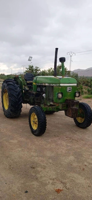 tracteur JOHNDEER 2040