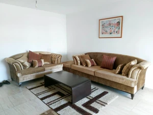 City Casa Met Pour la location annuelle : Un appartement S+2 meublé, dans une résidence gardée avec piscine à AFH Mrezga Nabeul.