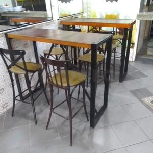 tables et chaises à vendre