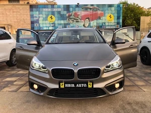 publié par HBIB AUTO - 👉BMW 218i Active Tourer 27000 km!!!💎❤️👌 - 👉BMW 218i Active Tourer 6/2016 🚘❤️👌 Heure travail de 8.00 H jusqu’à 19.00H ☎ 📱 Tel Afficher . // Afficher PRIX: 95 500 DT ⛔️ Pour les sérieux, Curieux s'abstenir 🚫 S.V.P. Prix légèrement négociable SVP pas de dérangement après 19.00H ✌🏠 Voiture visible dans notre Show Room HBIB AUTO Route de la marsa km 13 (en face carrefour) Sidi Daoud Tunis. ✅➡Mise en circulation6/2016 ✅➡Kilométrage 27 000 Km seulement certifié de la maison bmw ben jemaa Motors charguia ✅ Energie: Essence. ✅➡Couleur extérieure: beige électrique ✅➡Designe intérieur: tout cuir en beige . ✅➡Puissance fiscal 7 Cv. ➡Ecran qui affiche toutes les options de la voiture ➡Volant multifonctions en cuir ➡Accoudoir Av central ☑. ➡Clim auto avec afficheur ☑➡Boite à gants réfrigérée ☑➡Bi xénon directionnel avec lave phare. ➡Jantes Allu 16 pouces. ➡Bluetooth, Prise audio auxiliaire, Prise 12v ,Prise USB, Système audio MP3 ➡System START & STOP ➡Sièges réglables ➡Contrôle de pression des pneus. ➡Finition en chrome a l'intérieur et a l'extérieur de la voiture ➡Rétro. électrique chauffants rabatable. ➡Feu de jour automatique. En LED av/ar ➡Feux anti brouillard avant et arrière xénon ➡Lave-glace automatique ➡Limitateur de vitesse. ➡Deux commandes à distance d'origine bmw ➡Voiture très propre comme neuve Possibilité d’échange uniquement avec Voiture de luxe : Porsche BMW AUDI LAND ROVER RANGE ROVER velar EVOQUE JAGUAR Golf 7 jeep immobilier terrain villa maisons Mercedes mini cooper PORSCHE - Voitures