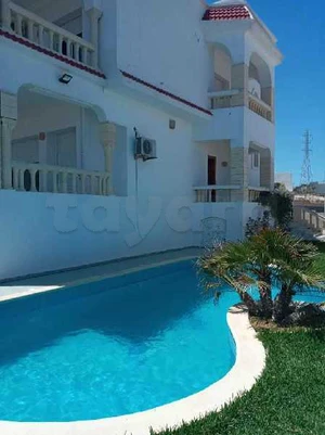 villa avec piscine hammamet nord disponible de 1 juillet jusqu'au 15juillet 