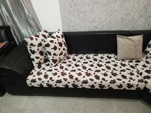 Sallon zebra (sofa set) Semi-cuire trés bonne  état 8 places