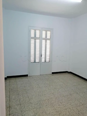 coquet appartement meublé  au plein centre ville de sfax