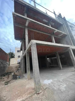 Immeuble inachevée à Menzah 9C 