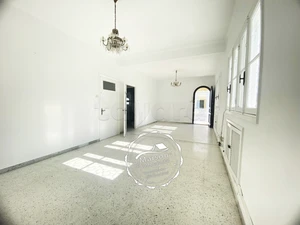 A louer étage de villa S3 à Mutuelle Ville à proximité du collège PMF.