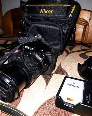 Nikon D5600 (Très bonne état)