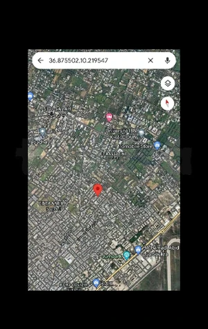 A Vendre Maison soukra avec Jardin et place Parking 