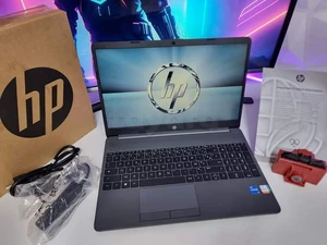 🧡 HP Laptop 15 😍 Cacheté Jamais Servis 😍 Core I5 12éme Gén 😍 8 Go RAM DDR4 😍 256 Go SSD Nvme 😍 1390 DT 🧡