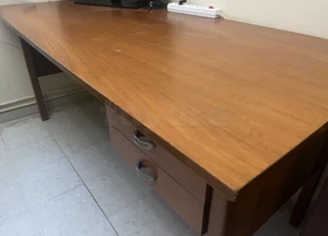 Table de bureau en bois