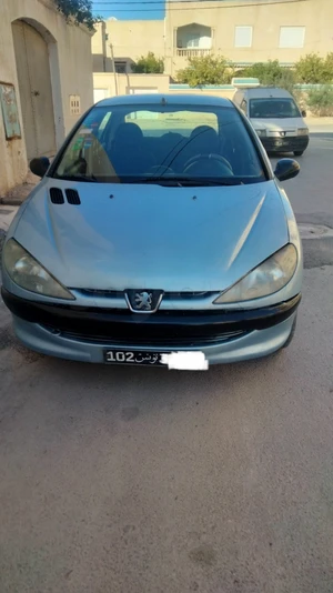 Peugeot 206 ndhifa à vendre à Cité erryadh Sousse 