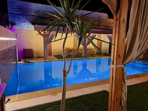 villa avec piscine privée à louer
 93 374 507 
