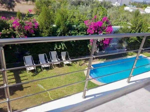 publié par Hammamet Vacances - villa anaghim hammamet s+5 - une villa s+5 dont 4 suites et une chambre avec piscine sans vis a vis et un beau jardin gazonné...abri pour 4 voitures...pour plus de détails merci de nous contacter
prix varie selon période  - Locations de vacances