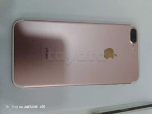 iphone 7 plus rose en très bon état 