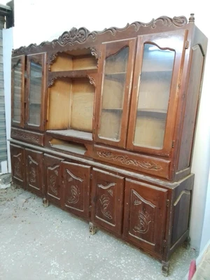 Armoire / Bibliothèque en bois blindé à vendre disponible à Kairouan Centre