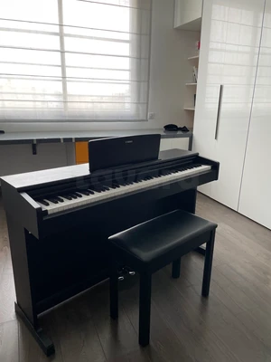 PIANO Yamaha Arius YDP-144