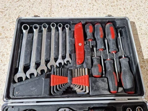 Caisse a outils importé de la suisse 🇨🇭