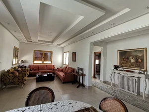 A louer un étage de villa richement meublé à El Manar 2
