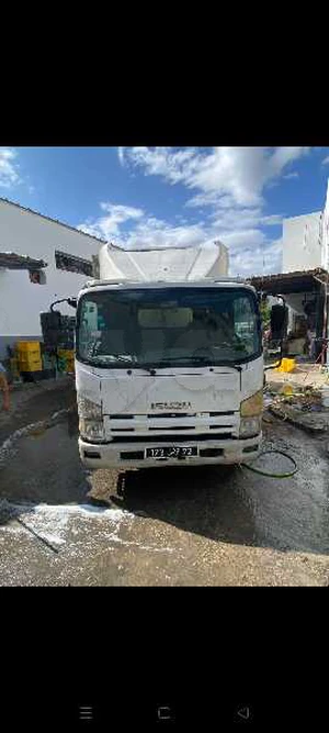 camion Isuzu avec cabine à vendre 