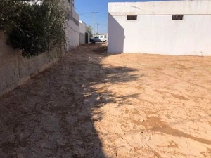 dépôt 800m² ( 250m² couvert ) à louer Sfax route de Gabés 
