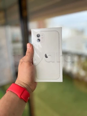 Iphone 11 white cachete✅ boîte fermer