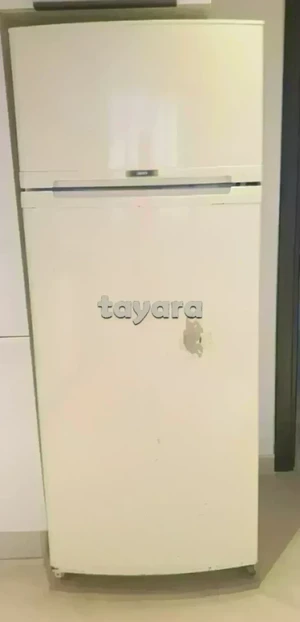 réfrigérateur de marque zanussi très bonne etat 