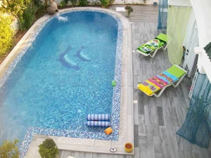 LOCATION ESTIVALE : A louer pour les vacances villa avec  piscine