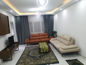 publié par Amwal immobilier - S+2 richement meublé aux jardins de carthage  - Agence Amwal met en location un appartement S2 richement meublé .
situé aux jardins de Carthage .
il se compose comme suit :
Un Salon avec une Terrasse
2 chambre à coucher
cuisine bien équipée
salle d'eau pour les invités 
salle de bain avec baignoire 
climatisation
Chauffage centrale
place parking sous sol 
superficie : 141 m²
Pour plus d'informations, n'hésitez pas à nous contacter sur WhatsApp/tél :                          70253420/   57099620 - Appartements