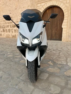 tmax 530 carte grise tunisienne fin série full options 